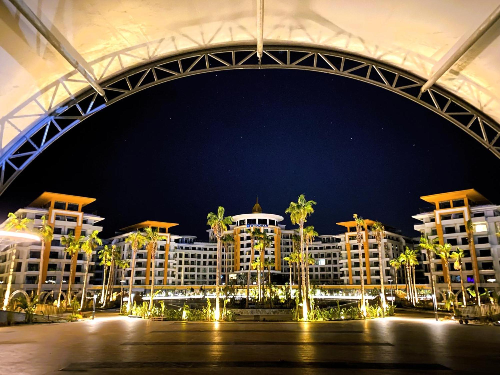 Wyndham Otel *